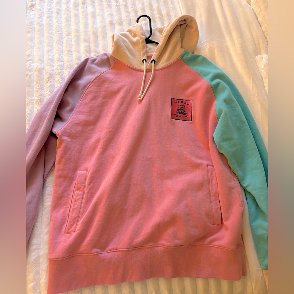 Teddy Fresh color block hoodie XL

Smoke free and never worn